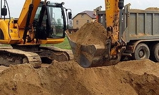Выкопать яму экскаватором в Курчатове от 950 руб. - 2Землекопа-Крч