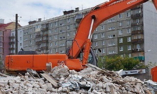 Вывоз строительного мусора с участка в Курчатове недорого от 1584 руб. | 2Землекопа-Крч