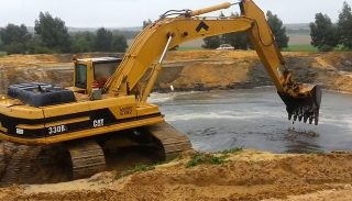 Рытье водоемов в Курчатове - цена от 950 руб. | 2Землекопа-Крч