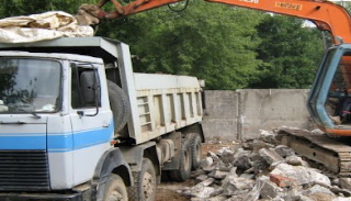 Вывоз строительного мусора с участка в Курчатове недорого от 1584 руб. | 2Землекопа-Крч